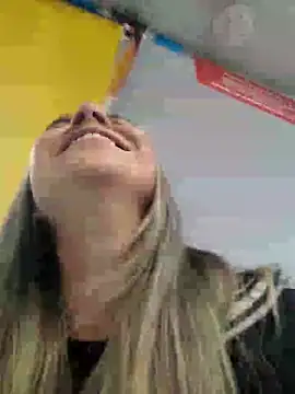Snapshot of Isabella_Varella chatting on March 4, 2025, 1:49 pm Isabella Varella online show from March 4, 2025, 1:49 pm