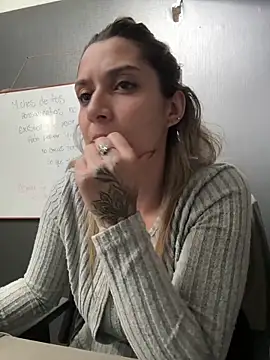 Isabella Varella online show from February 11, 2026, 12:27 pm