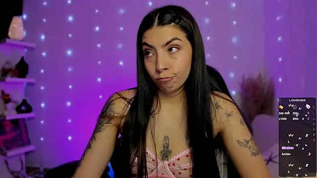 Saraa Desiree online show from December 4, 2025, 8:41 pm