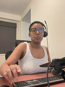 Melia Rayne online show from March 3, 2026, 11:17 am