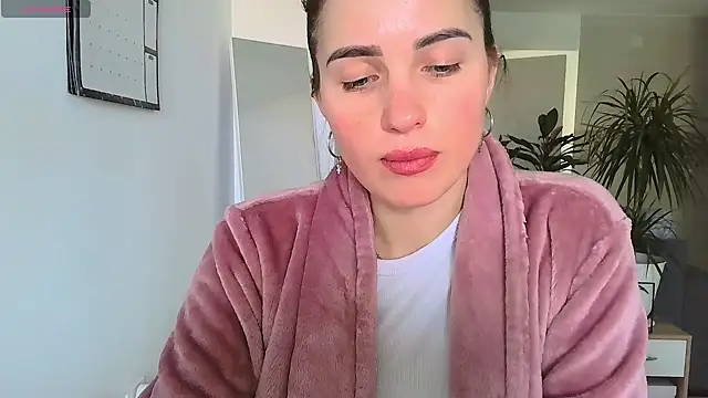 neferutt online show from February 17, 2026, 1:19 pm