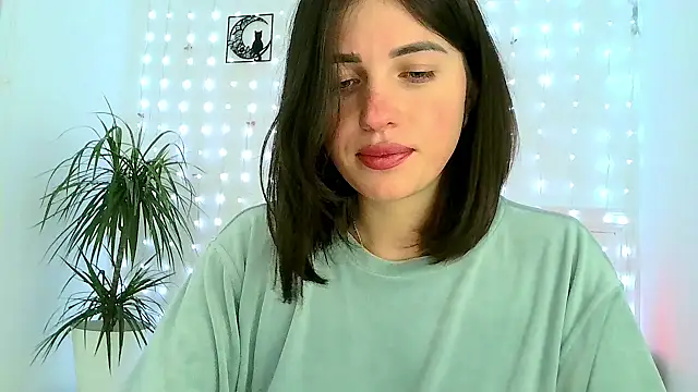 neferutt online show from November 25, 2025, 4:07 pm