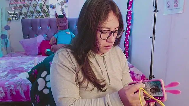 Snapshot of Anny__cute chatting on October 11, 2025, 12:17 pm Anny cute online show from October 11, 2025, 12:17 pm