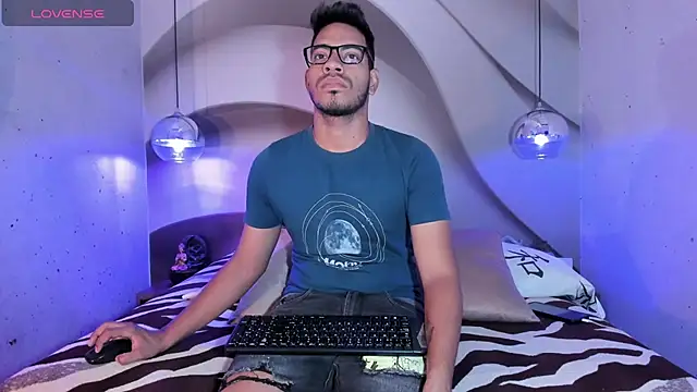 Snapshot of ETHAN_DRAVEN chatting on September 30, 2025, 6:58 pm ETHAN DRAVEN online show from September 30, 2025, 6:58 pm