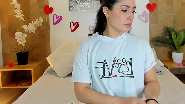 Snapshot of isabella_winkler chatting on February 23, 2026, 1:23 pm isabella winkler online show from February 23, 2026, 1:23 pm