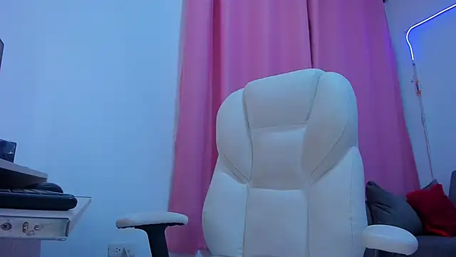 Snapshot of gaaby_foxx chatting on October 4, 2025, 1:56 pm gaaby foxx online show from October 4, 2025, 1:56 pm