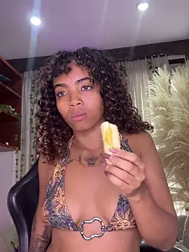 SarahLynn7 online show from March 18, 2026, 7:15 pm