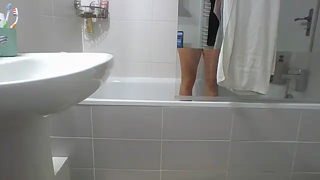 Snapshot of Valentinette chatting on October 28, 2025, 10:25 am Valentinette online show from October 28, 2025, 10:25 am