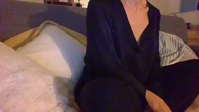 Snapshot of Valentinette chatting on November 26, 2025, 8:42 pm Valentinette online show from November 26, 2025, 8:42 pm