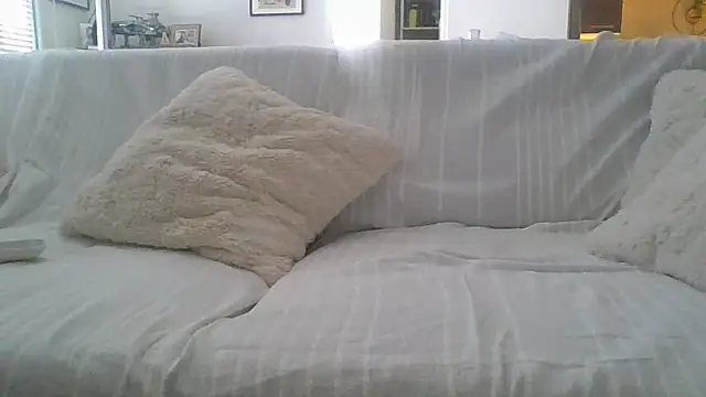 Snapshot of Valentinette chatting on October 12, 2025, 12:17 pm Valentinette online show from October 12, 2025, 12:17 pm