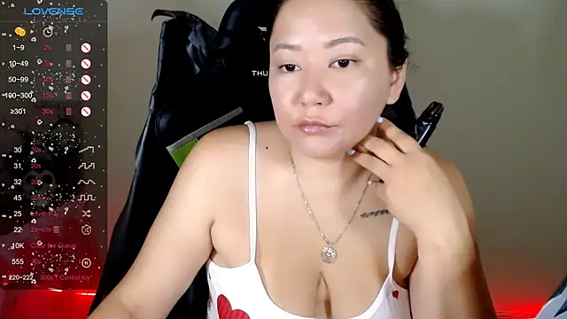 Snapshot of LisaAsianFlower chatting on July 8, 2026, 3:19 am LisaAsianFlower online show from July 8, 2026, 3:19 am