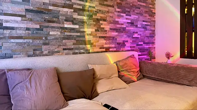 Snapshot of Aurora_5 chatting on November 15, 2025, 2:54 pm Aurora 5 online show from November 15, 2025, 2:54 pm