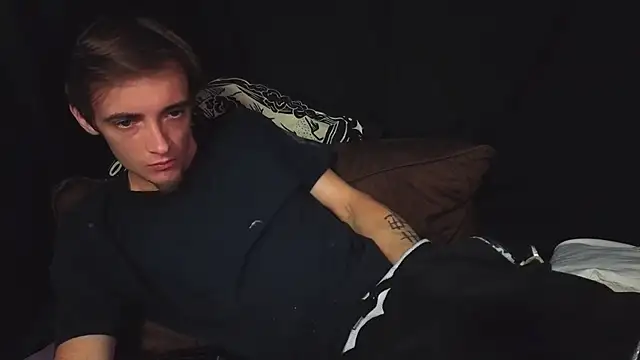 Ilovepussy1911 online show from June 19, 2026, 4:57 pm