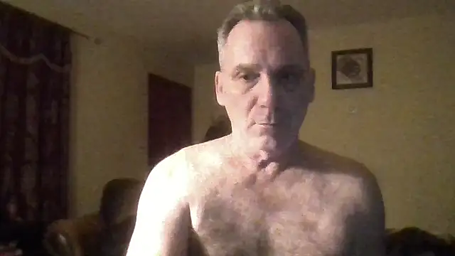 Snapshot of HunkofRock chatting on November 22, 2025, 7:18 am HunkofRock online show from November 22, 2025, 7:18 am