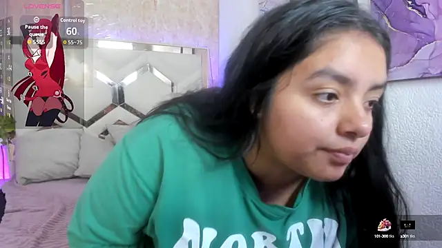 Snapshot of EmilyBrownn_ chatting on October 13, 2025, 6:53 pm EmilyBrownn online show from October 13, 2025, 6:53 pm