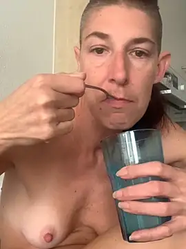 HerrundFrau-M online show from March 21, 2025, 8:17 am