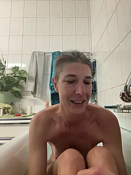 HerrundFrau-M online show from March 13, 2025, 8:37 am