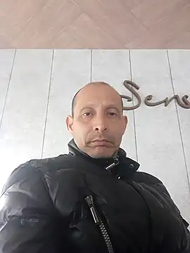 Snapshot of locotronalo chatting on September 27, 2025, 12:44 pm locotronalo online show from September 27, 2025, 12:44 pm