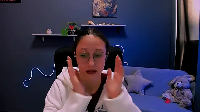 Snapshot of mona_cloud chatting on March 7, 2025, 9:29 am mona cloud online show from March 7, 2025, 9:29 am