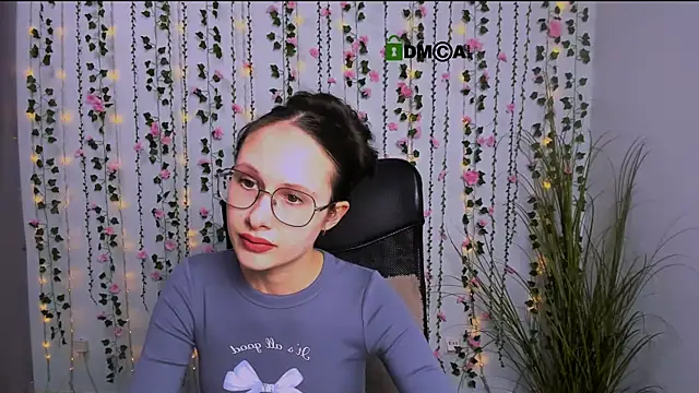 Snapshot of mona_cloud chatting on March 21, 2025, 12:50 pm mona cloud online show from March 21, 2025, 12:50 pm