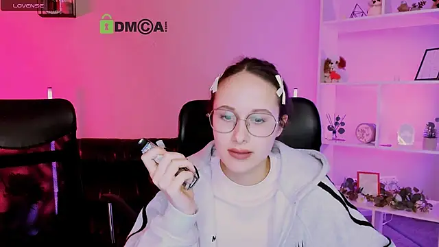 Snapshot of mona_cloud chatting on December 16, 2025, 12:15 am mona cloud online show from December 16, 2025, 12:15 am