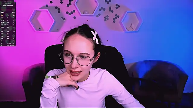 Snapshot of mona_cloud chatting on December 1, 2025, 1:17 am mona cloud online show from December 1, 2025, 1:17 am