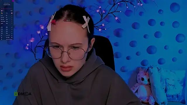 Snapshot of mona_cloud chatting on December 18, 2025, 8:12 pm mona cloud online show from December 18, 2025, 8:12 pm