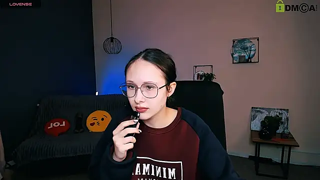Snapshot of mona_cloud chatting on March 16, 2025, 9:27 am mona cloud online show from March 16, 2025, 9:27 am