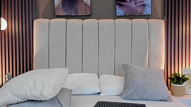 Snapshot of GiannaColling1 chatting on November 5, 2025, 5:16 pm GiannaColling1 online show from November 5, 2025, 5:16 pm