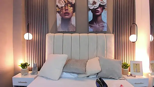 Snapshot of GiannaColling1 chatting on October 26, 2025, 3:01 pm GiannaColling1 online show from October 26, 2025, 3:01 pm