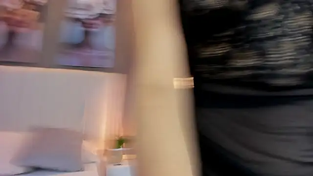 Snapshot of GiannaColling1 chatting on November 7, 2025, 7:18 pm GiannaColling1 online show from November 7, 2025, 7:18 pm