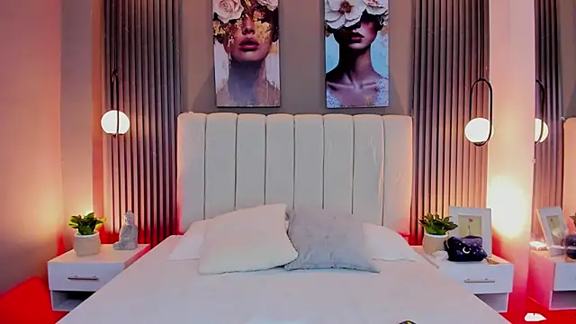 Snapshot of GiannaColling1 chatting on October 31, 2025, 5:42 pm GiannaColling1 online show from October 31, 2025, 5:42 pm