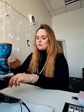 Snapshot of Juicy_PeachLux chatting on February 6, 2026, 7:37 am Juicy PeachLux online show from February 6, 2026, 7:37 am