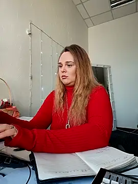 Juicy PeachLux online show from October 11, 2025, 7:53 am