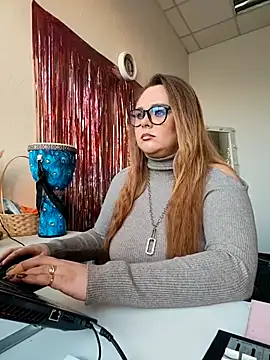 Juicy PeachLux online show from November 26, 2025, 5:51 am