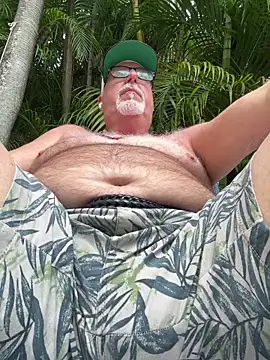 Snapshot of superbearboss chatting on May 20, 2026, 4:15 pm superbearboss online show from May 20, 2026, 4:15 pm