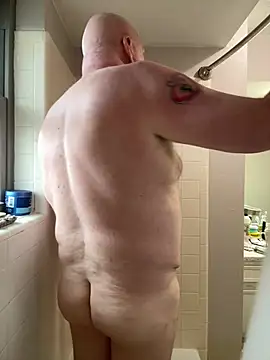 Snapshot of superbearboss chatting on February 10, 2026, 2:27 pm superbearboss online show from February 10, 2026, 2:27 pm