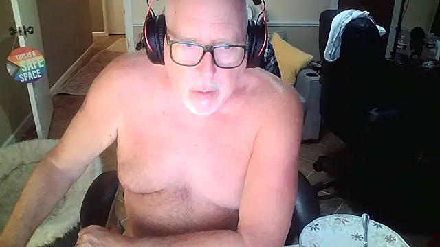 superbearboss online show from June 30, 2026, 2:55 am