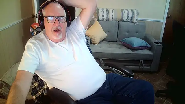 superbearboss online show from March 31, 2026, 5:26 pm