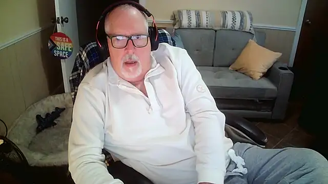 superbearboss online show from March 19, 2026, 4:29 pm