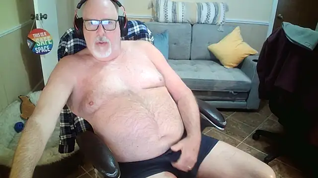 Snapshot of superbearboss chatting on January 14, 2026, 8:01 pm superbearboss online show from January 14, 2026, 8:01 pm