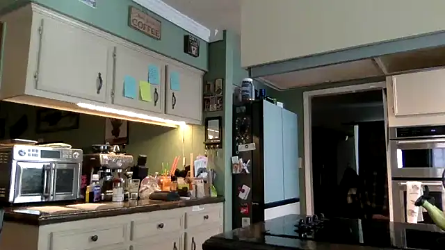 Snapshot of superbearboss chatting on December 18, 2025, 4:44 pm superbearboss online show from December 18, 2025, 4:44 pm