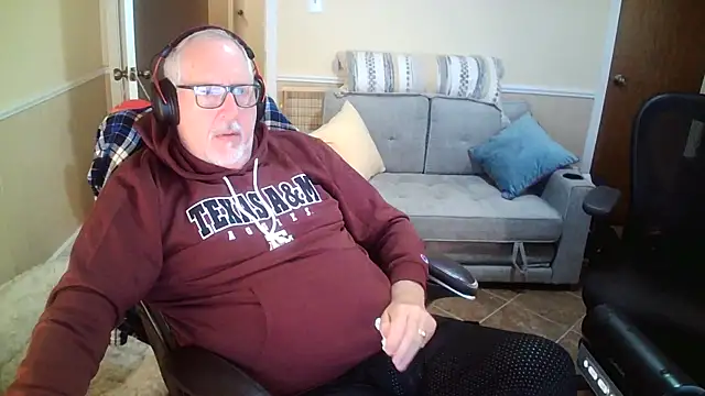 Snapshot of superbearboss chatting on May 1, 2026, 10:26 pm superbearboss online show from May 1, 2026, 10:26 pm