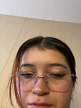 Karina Leon online show from July 7, 2026, 6:00 pm