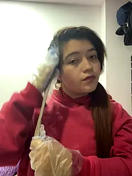 Karina Leon online show from December 13, 2025, 8:04 pm