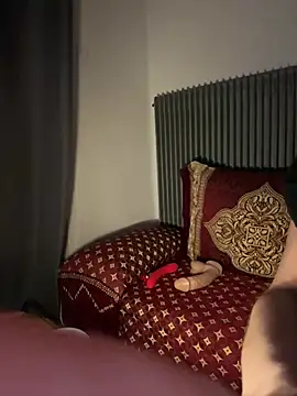  Niinaa  online show from March 21, 2025, 1:02 am