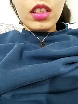 Snapshot of saraaxx1 chatting on February 8, 2026, 4:59 pm saraaxx1 online show from February 8, 2026, 4:59 pm