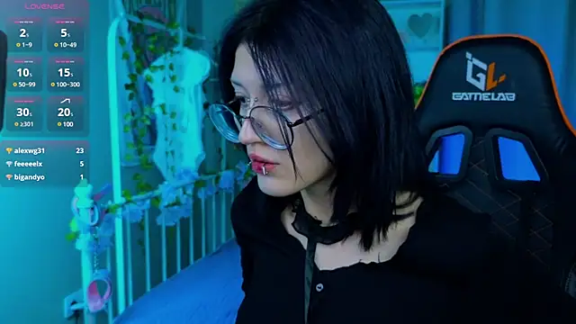 Snapshot of Setsunai_ chatting on March 10, 2025, 4:49 am Setsunai online show from March 10, 2025, 4:49 am
