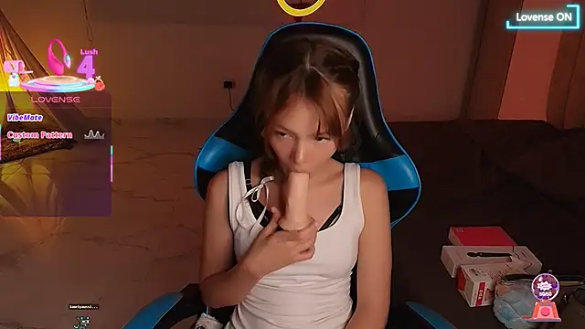 Snapshot of Vanilla_g1rl chatting on March 8, 2025, 2:23 am Vanilla g1rl online show from March 8, 2025, 2:23 am