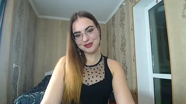 Snapshot of Leila_Kissyu chatting on October 14, 2025, 4:07 pm Leila Kissyu online show from October 14, 2025, 4:07 pm